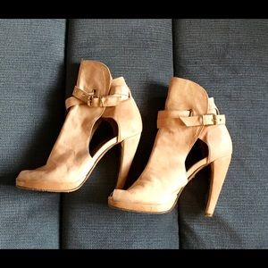 Tashkent By Cheyenne peach buckled bootie